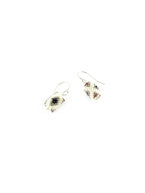 Dangle earrings by Ichiban